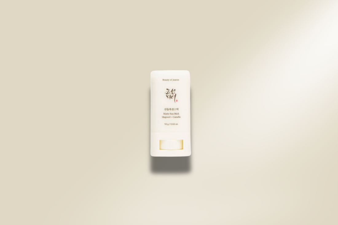 Matte Sun Stick: Mugwort + Camelia SPF50 PA++++ | Protector solar calmante acabado mate